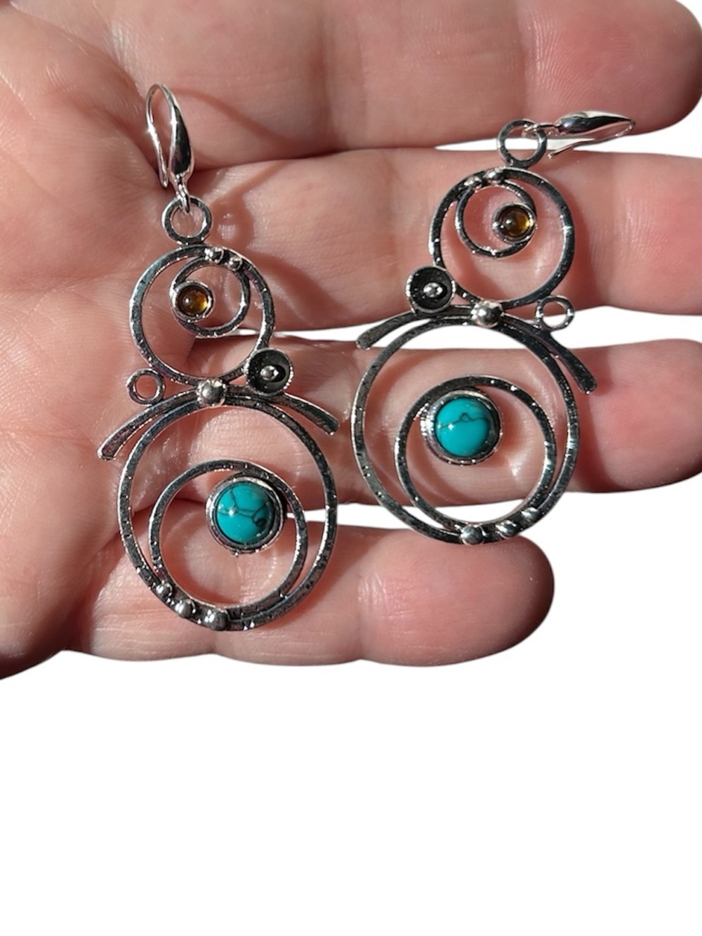 New Silver Modern Design Earring - Picture 7 of 8